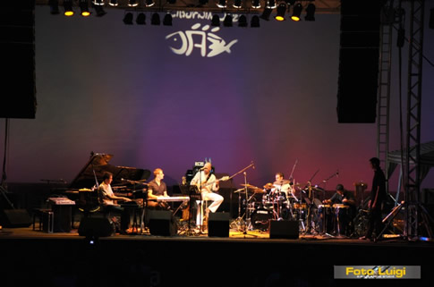 2008