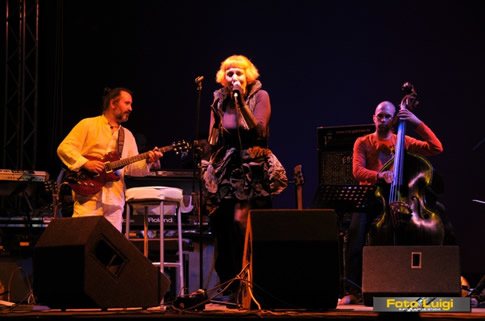 2008