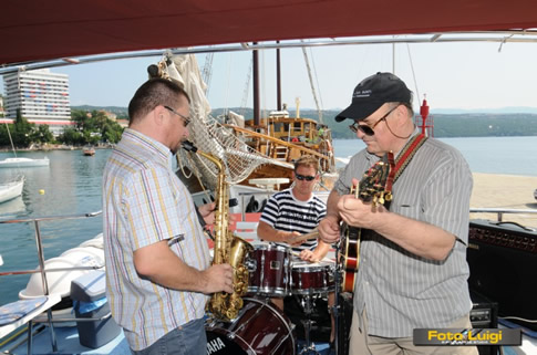 2008